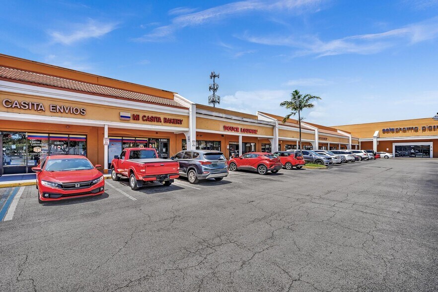 More Photos Of 8030-8384 N Pines Blvd, Pembroke Pines General Retail For Lease