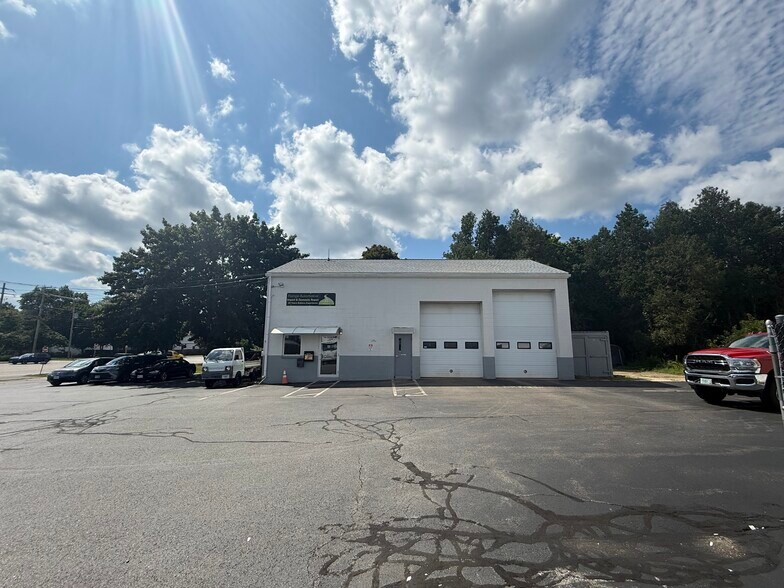 More Photos Of 445 High St, Somersworth Freestanding For Sale