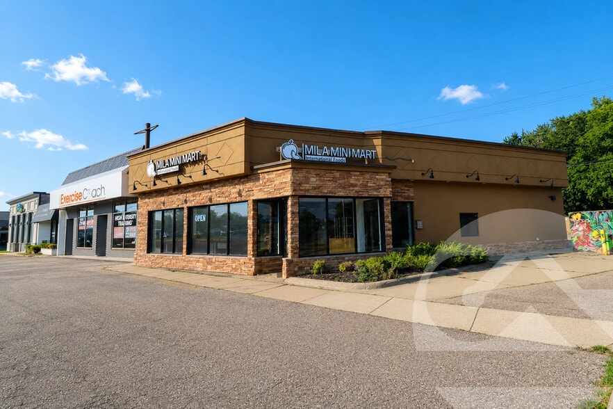 Primary Photo Of 32867 Woodward Ave, Royal Oak Storefront For Lease