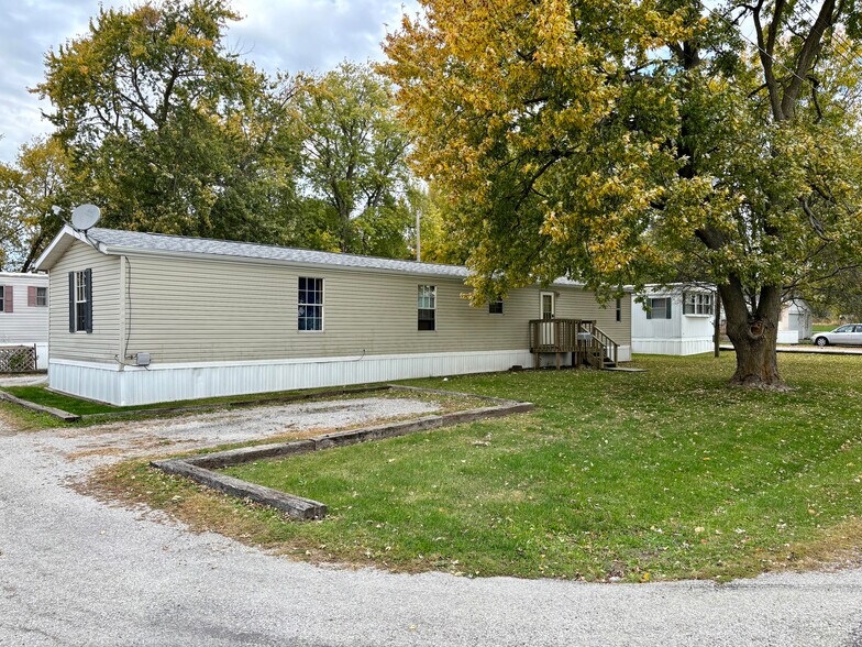 More Photos Of 521 S Emmett St, Virden Manufactured Housing Mobile Home Park For Sale