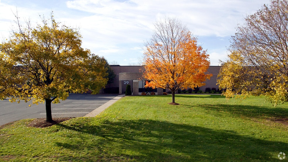 More Photos Of 29-35 Griffin Rd S, Bloomfield Light Manufacturing For Lease