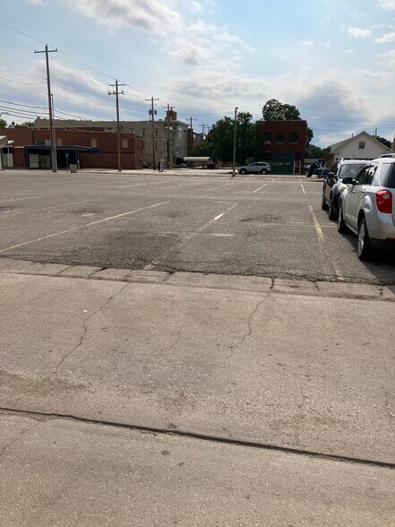 More Photos Of 123 N Main St, El Dorado Storefront For Lease