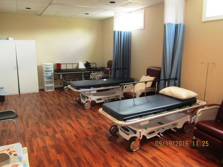 More Photos Of 704 Keystone Ct, Fayetteville Medical For Lease