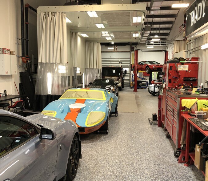 More Photos Of 3939 Tollhouse Dr, Naples Warehouse For Lease