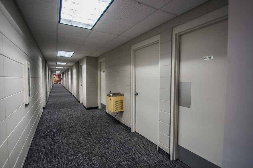 More Photos Of 2738 Winnetka Ave N, New Hope Medical For Lease
