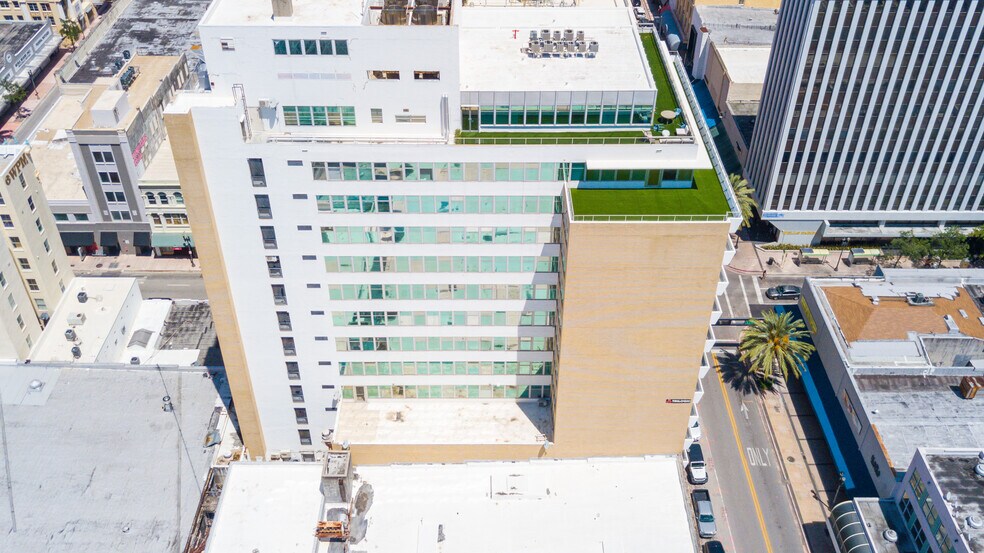 More Photos Of 14 NE 1st Ave, Miami Office For Lease