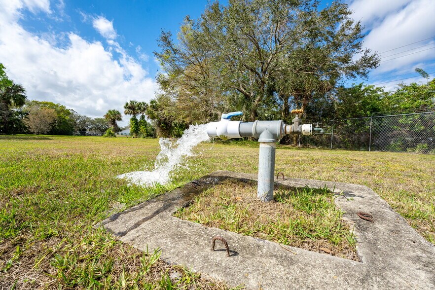 More Photos Of 9025 Ellis Rd, Melbourne Land For Sale