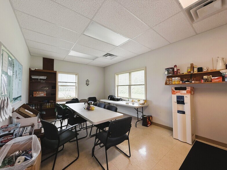 More Photos Of 111 Hamilton St, Mexico Office For Sale