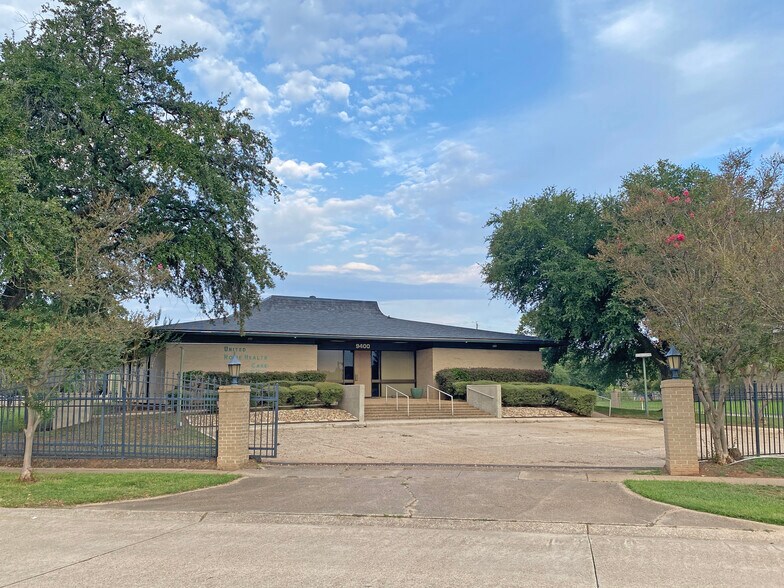 Primary Photo Of 9400 Village Green Dr, Shreveport Office For Lease