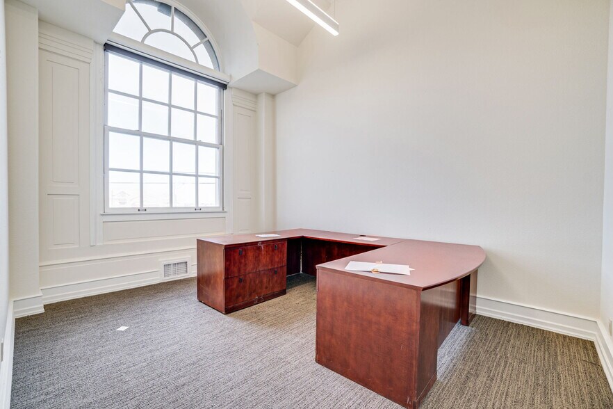 More Photos Of 701 5th St, Eureka Office Residential For Sale