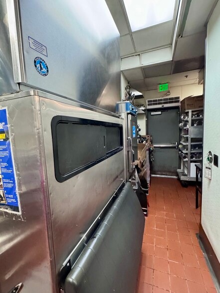 More Photos Of 254 W Los Angeles Ave, Moorpark Restaurant For Lease