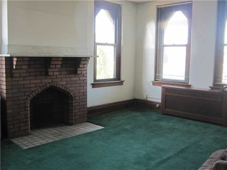 More Photos Of 704 Market St, Mckeesport Specialty For Sale