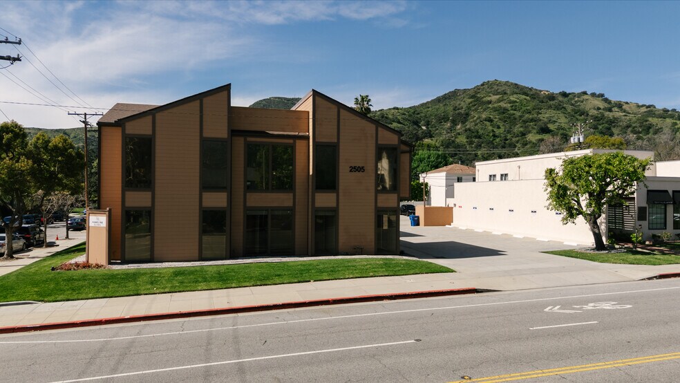 More Photos Of 2505 Canada Blvd, Glendale Office For Lease