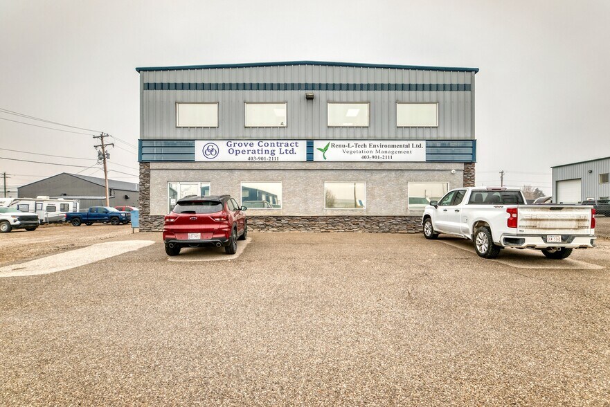 More Photos Of 116 Orchard Way, Strathmore Service For Lease