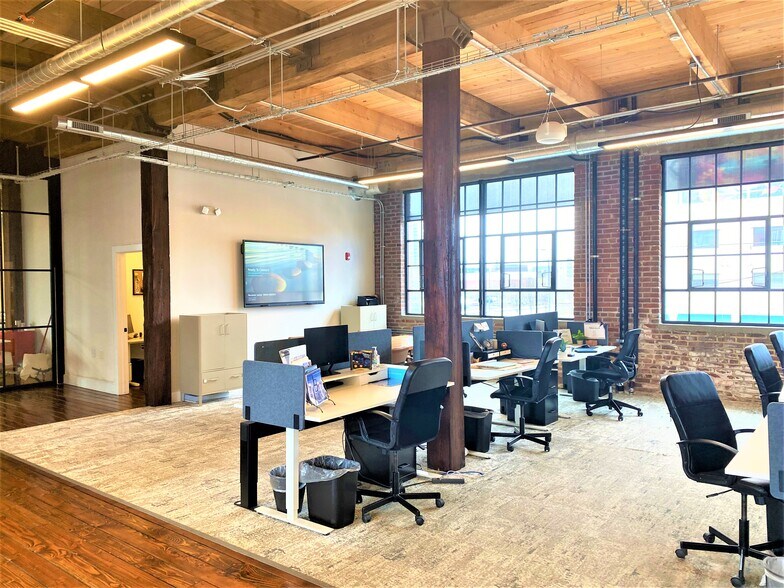 More Photos Of 1100-1102 N Delaware Ave, Philadelphia Office For Lease