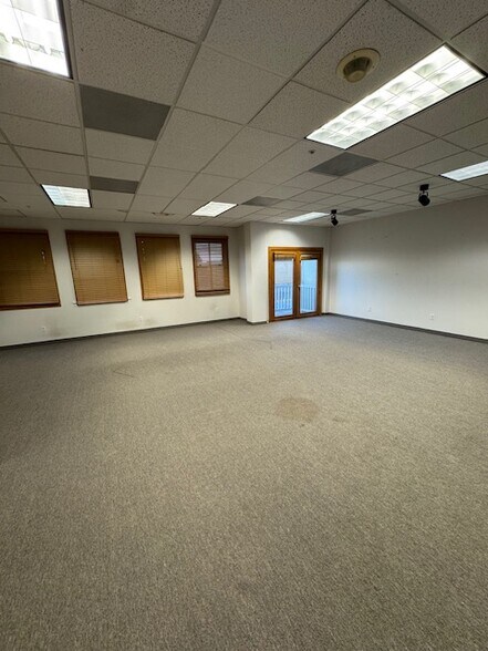 More Photos Of 2015 Sidewinder Dr, Park City Storefront Retail Office For Lease