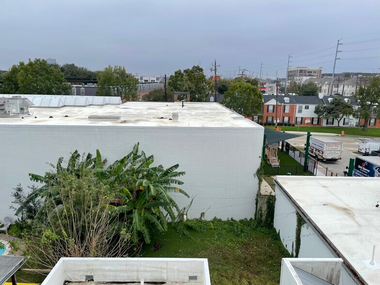 More Photos Of 3335 W Lamar St, Houston Office Residential For Lease