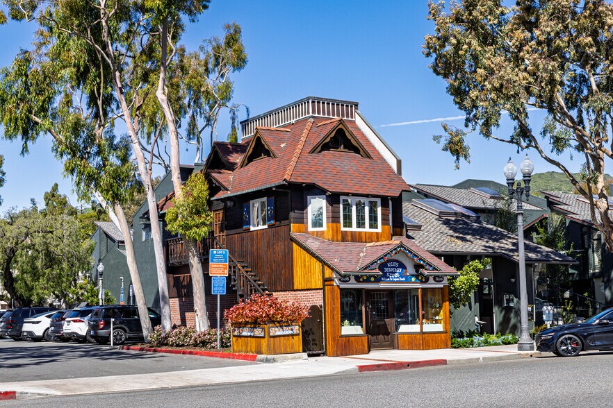 More Photos Of 326 Forest Ave, Laguna Beach General Retail For Sale