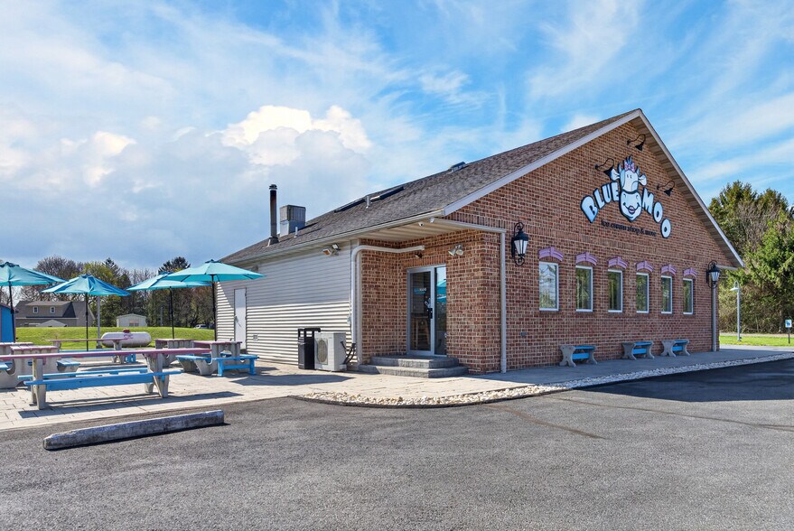 More Photos Of 2693 Community Dr, Bath Restaurant For Sale