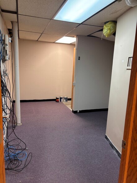 More Photos Of 613 1st St, LaSalle General Retail For Lease