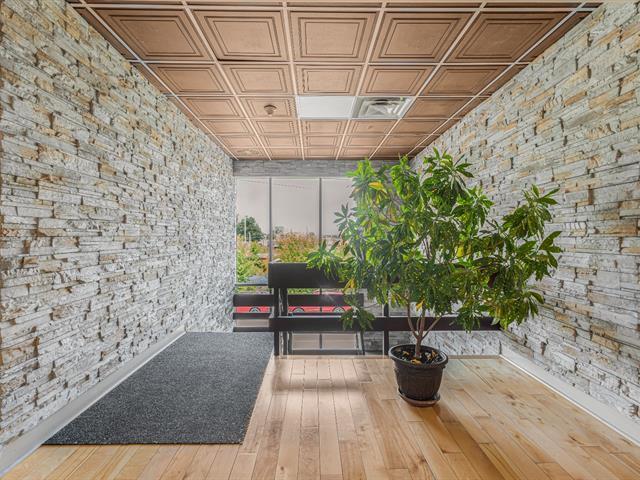 More Photos Of 6270-6290 Rue Périnault, Montréal Industrial For Sale