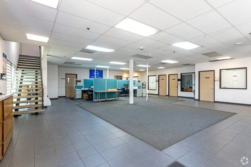 More Photos Of 3146 S Chestnut Ave, Fresno Warehouse For Sale