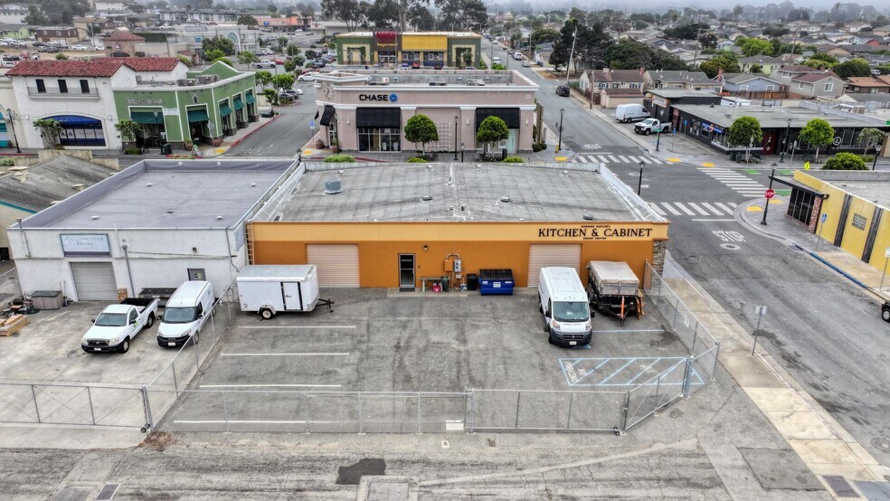 More Photos Of 805-815 Broadway Ave, Seaside Storefront For Sale