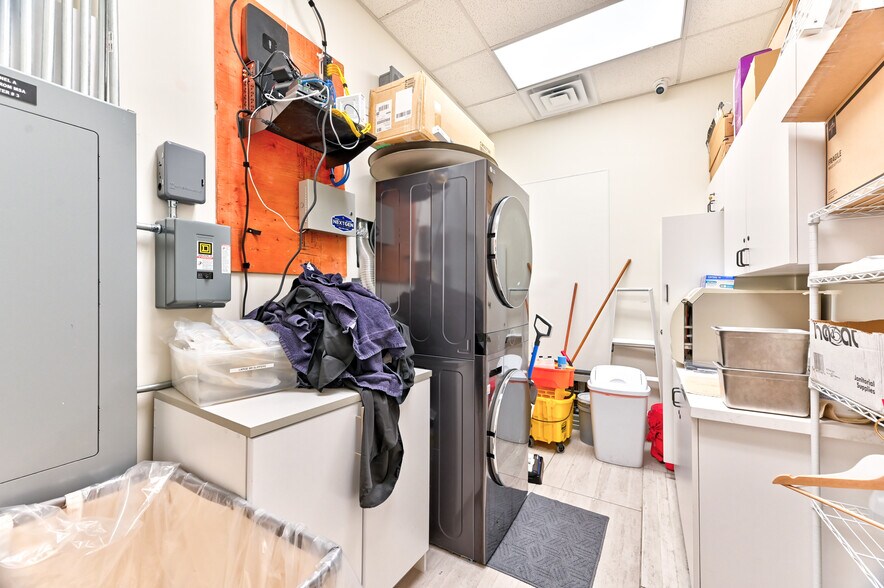 More Photos Of 5770 S Durango Dr, Las Vegas Medical For Sale