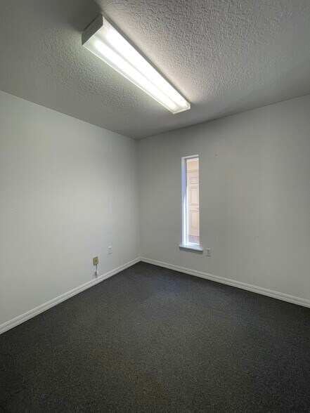 More Photos Of 2145 US Highway 441, Leesburg Office For Lease