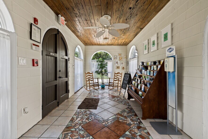 More Photos Of 2801 7th Ave N, Saint Petersburg Hospitality For Sale