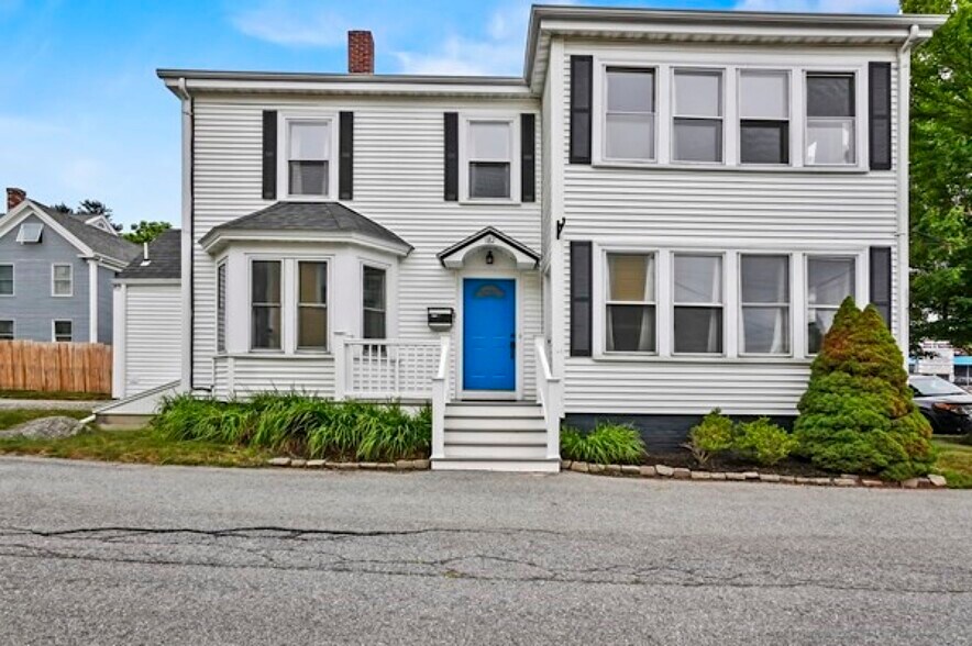Primary Photo Of 182 State St, Newburyport Office For Sale