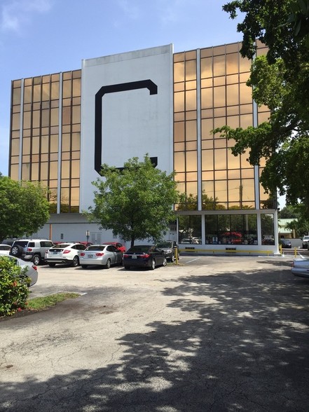 More Photos Of 800 E Broward Blvd, Fort Lauderdale Office For Sale