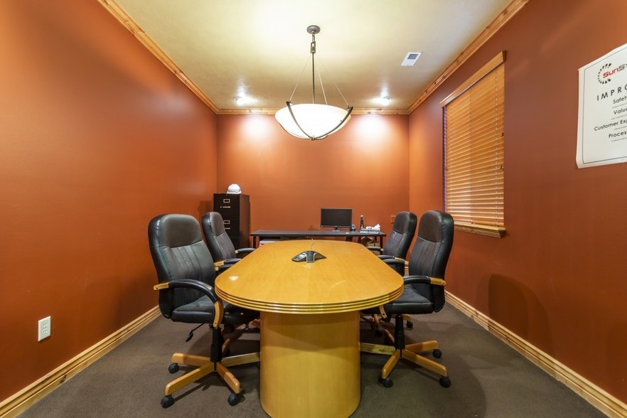More Photos Of 9140 S State St, Sandy Office For Lease