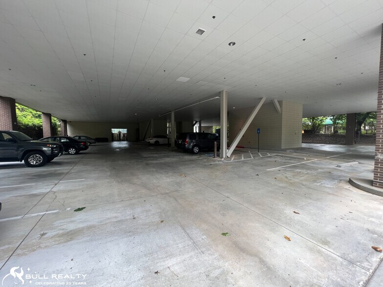 More Photos Of 5009 Roswell Rd, Atlanta Medical For Lease