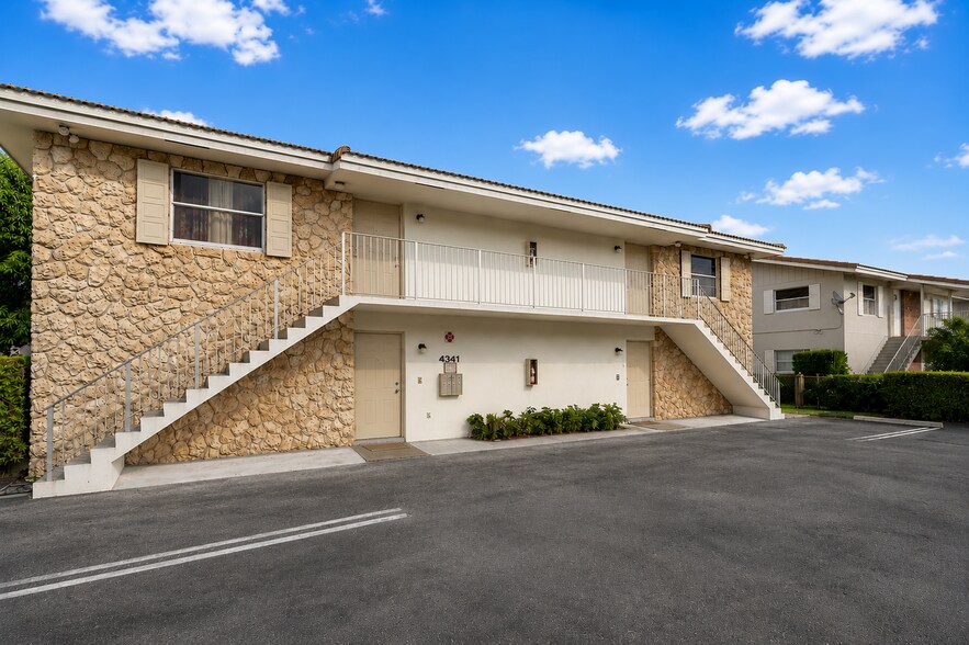 More Photos Of 4341 Riverside Dr, Coral Springs Apartments For Sale