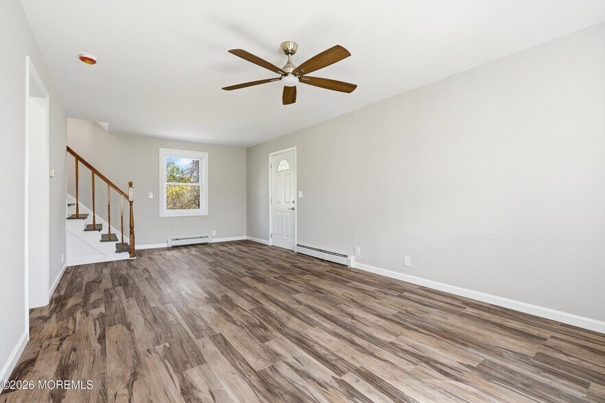 More Photos Of 75 Main St, Waretown Flex For Sale