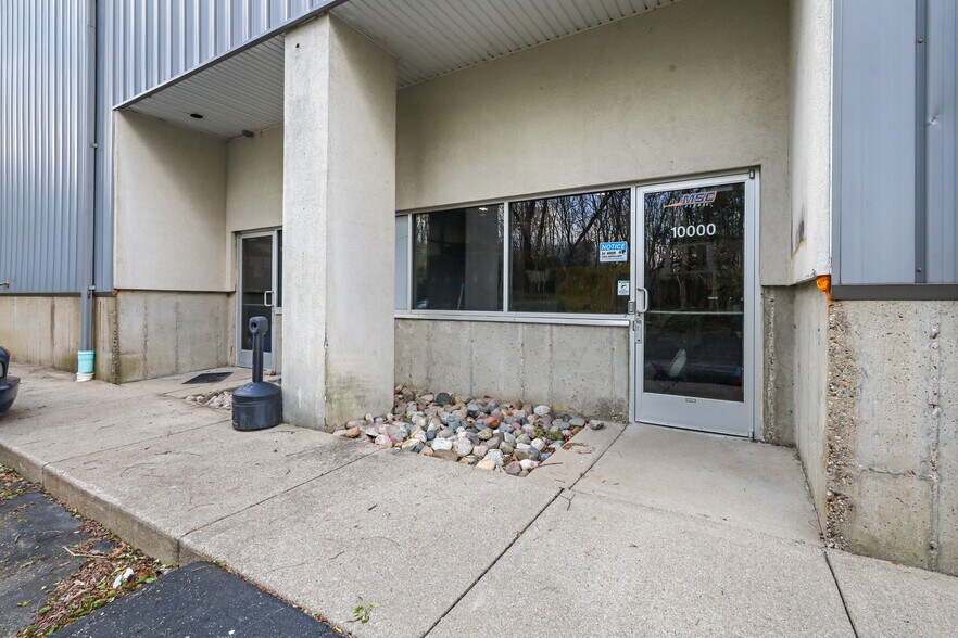 More Photos Of 10000 Miller Dr, Galesburg Service For Lease