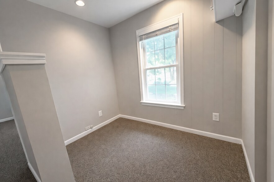 More Photos Of 5549 Langston Blvd, Arlington Flex For Lease
