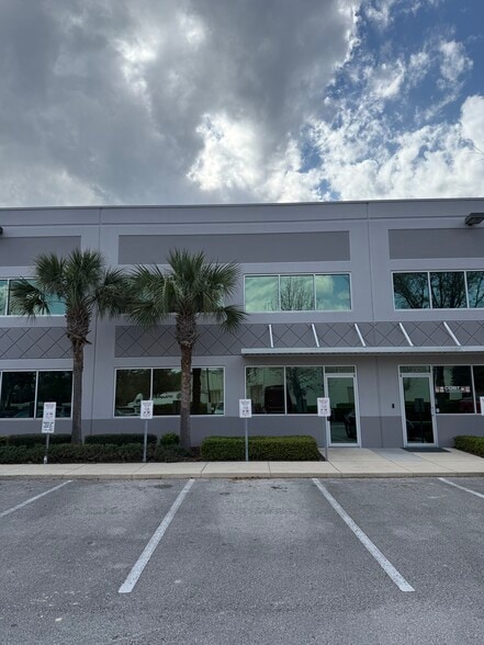 More Photos Of 6457 Hazeltine National Dr, Orlando Warehouse For Sale