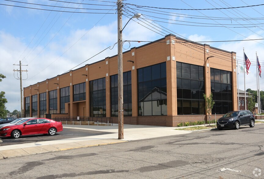 More Photos Of 50 North Ave NE, Massillon Office For Sale