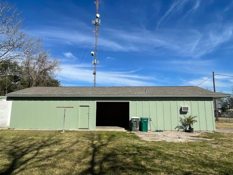 More Photos Of 1300 Martin Luther King Blvd,, La Marque Service For Sale