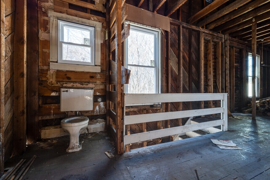 More Photos Of 164 Orchard dr, Timberville Light Distribution For Sale