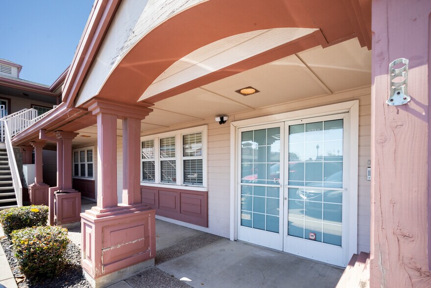 More Photos Of 1227 Bridge St, Yuba City Office For Sale