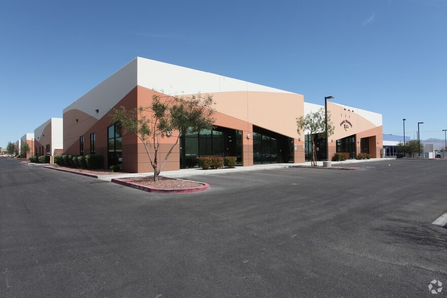 More Photos Of 4135 N Rancho Dr, Las Vegas Light Distribution For Lease