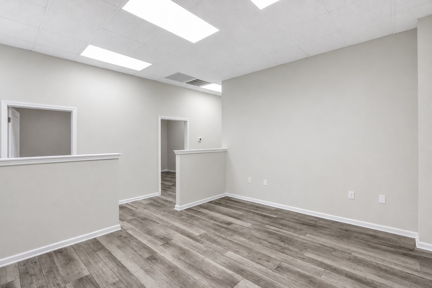 More Photos Of 107 Grand Central Blvd, Pooler Freestanding For Lease