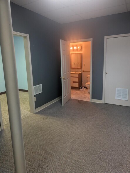 More Photos Of 4716-4724 S Dixie Dr, Dayton Unknown For Lease