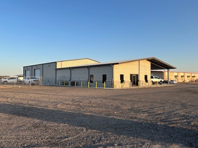 More Photos Of 2307 Stafford Blvd, Pecos Industrial For Lease