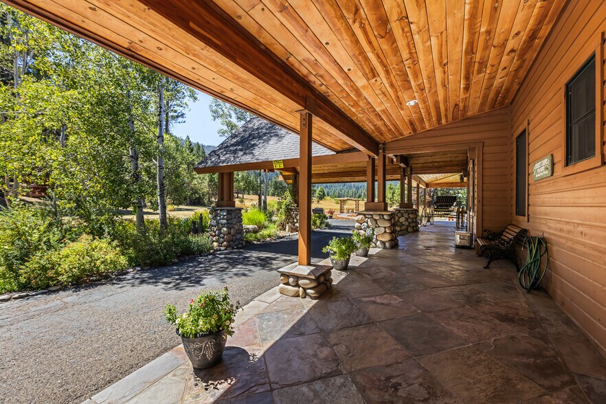 More Photos Of 985 Whitehawk Dr, Clio Hotel For Sale