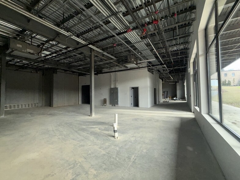 More Photos Of 4560 Satellite Blvd, Duluth General Retail For Sale