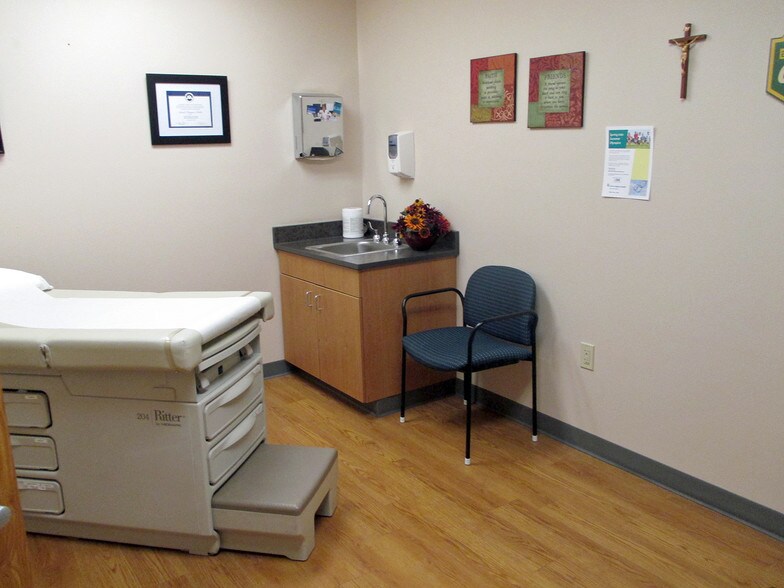 More Photos Of 2700 8th St NW, Minot Medical For Sale